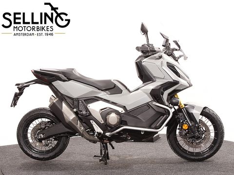 X-ADV 750  X-ADV 750