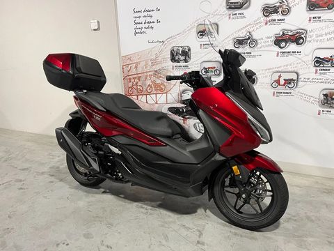  Forza 350 luxescooter in nieuwstaat (BTW moto)