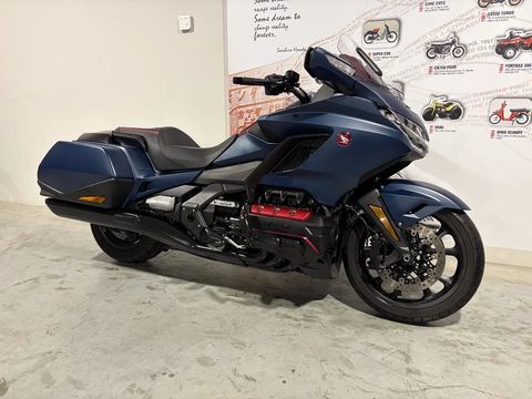  GL1800 Goldwing Bagger DCT in topconditie