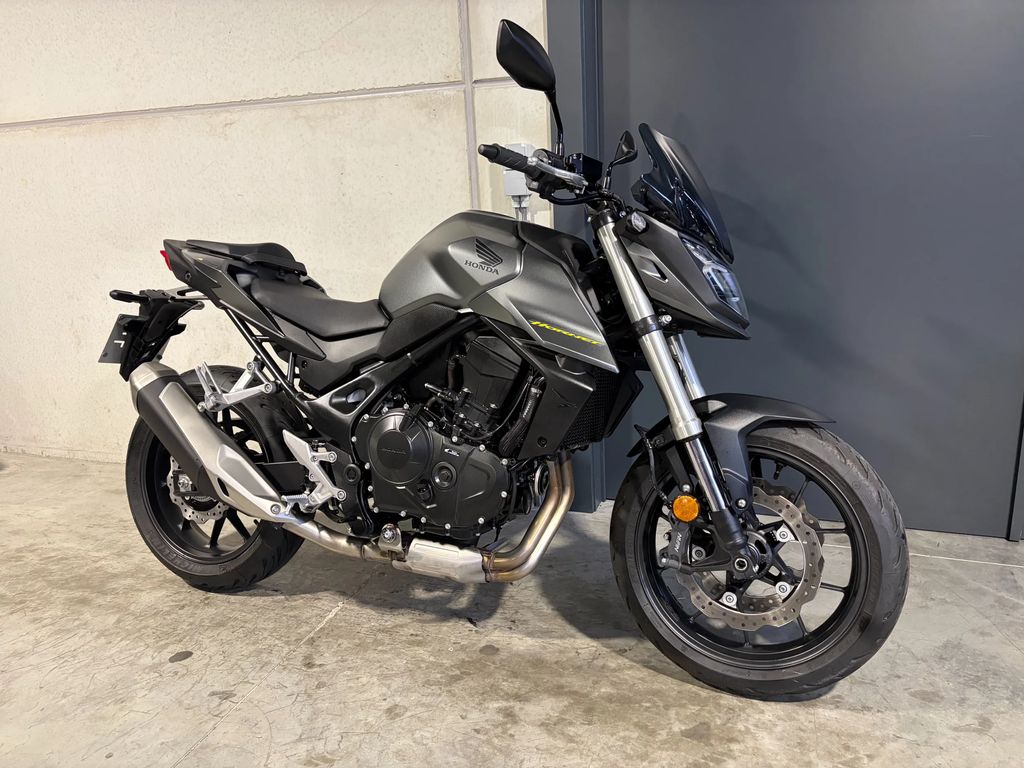  CB750 Hornet in nieuwstaat