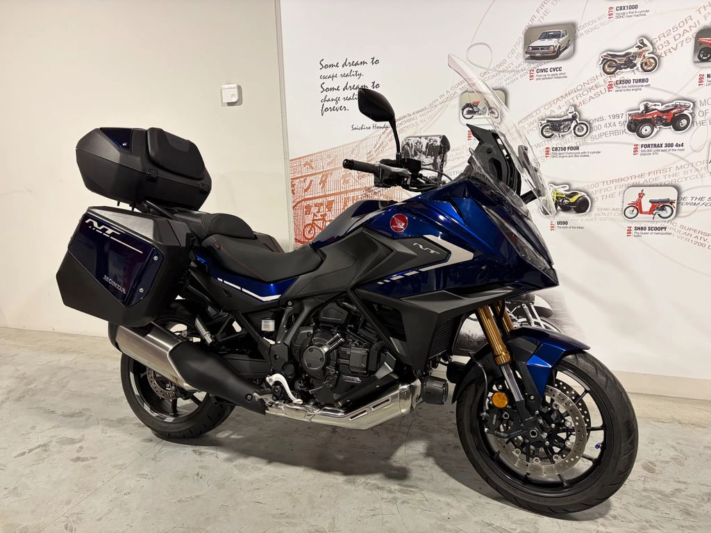  NT1100 DCT nieuwste model vol opties