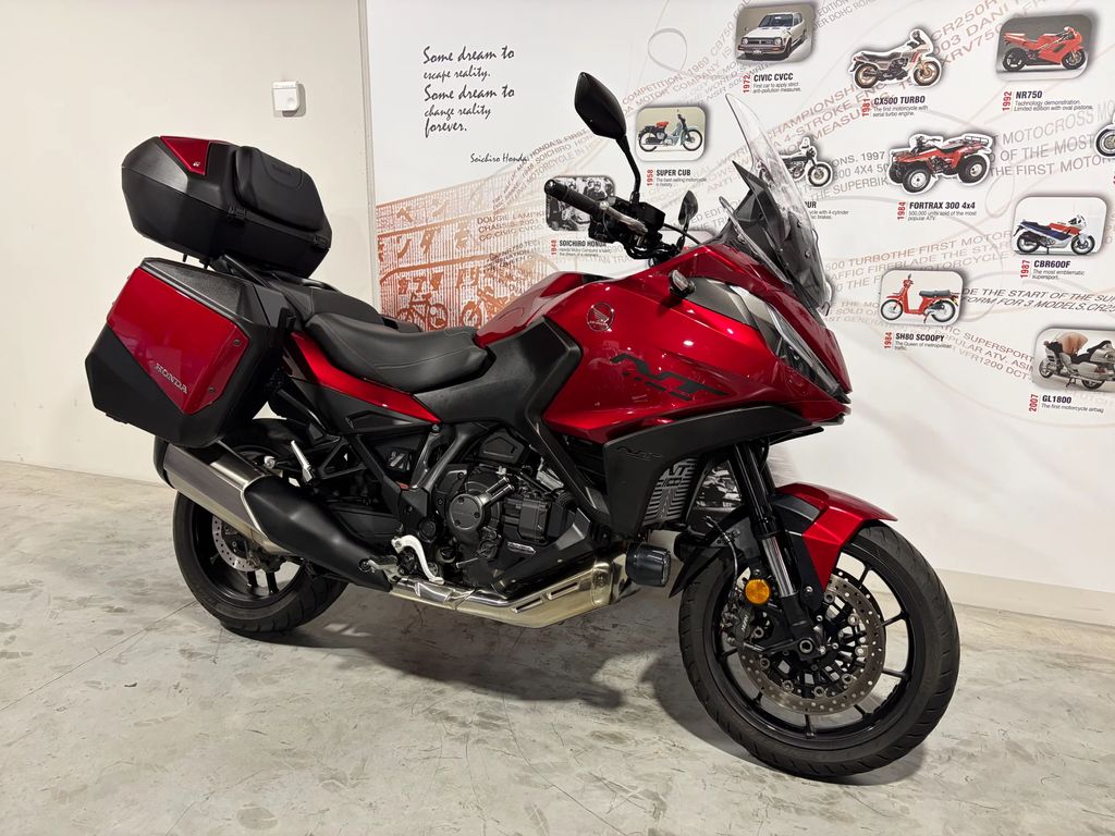  NT1100 DCT met voyage pakket