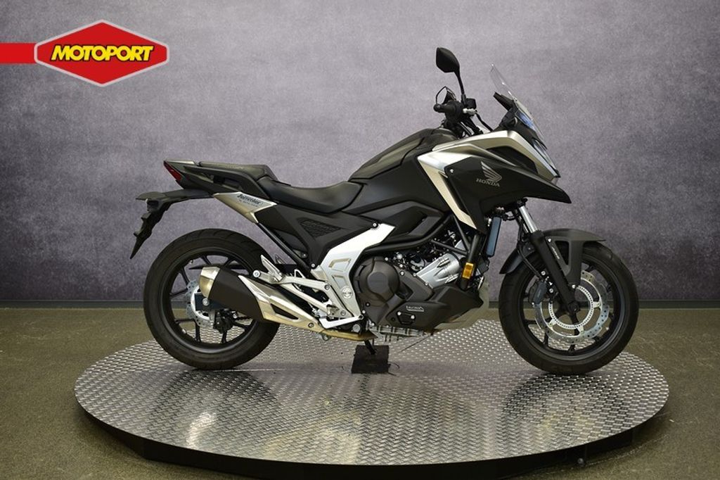 NC 750 X DCT