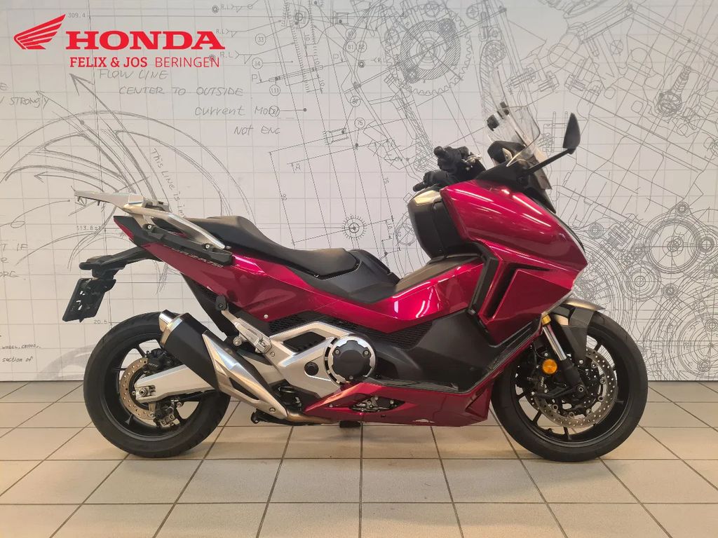  NSS 750 Forza