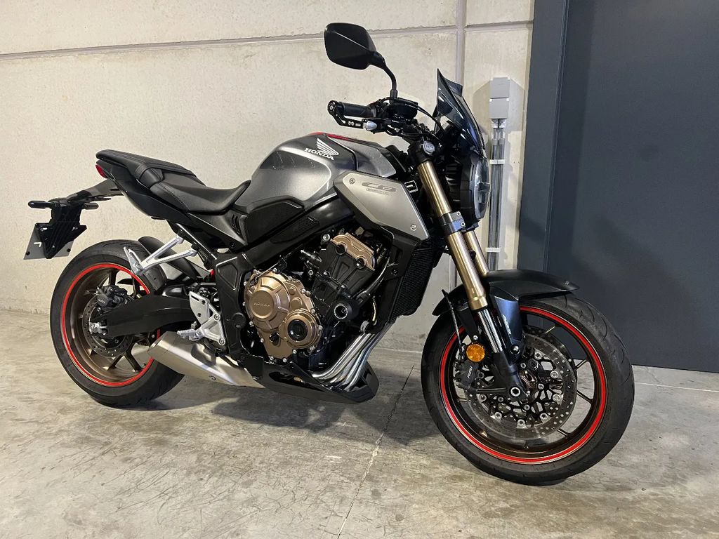 CB650R neo-retro naked met extra's