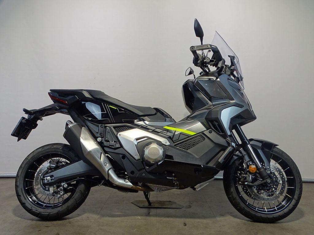  X-ADV