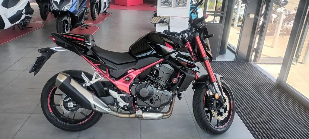  CB750 HORNET ROADSTER