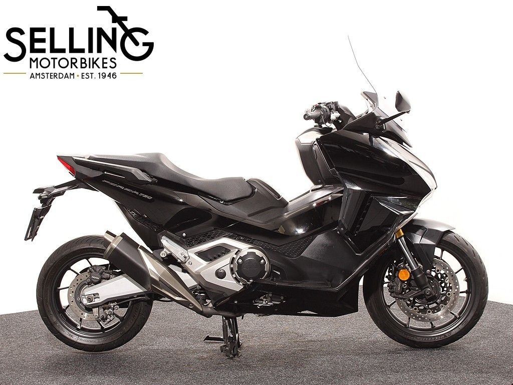 NSS 750 Forza