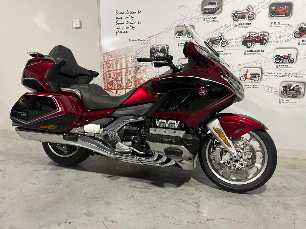  Goldwing GL 1800 DCT Deluxe in topstaat