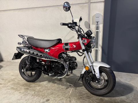  ST 125 Dax in nieuwstaat met bagagerek